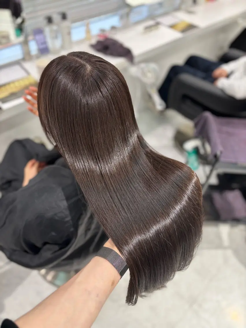 ロング カラー ヘアカラー 縮毛矯正 トリートメント 流行りの透明感カラー ×縮毛矯正🤍ユウのヘアスタイル