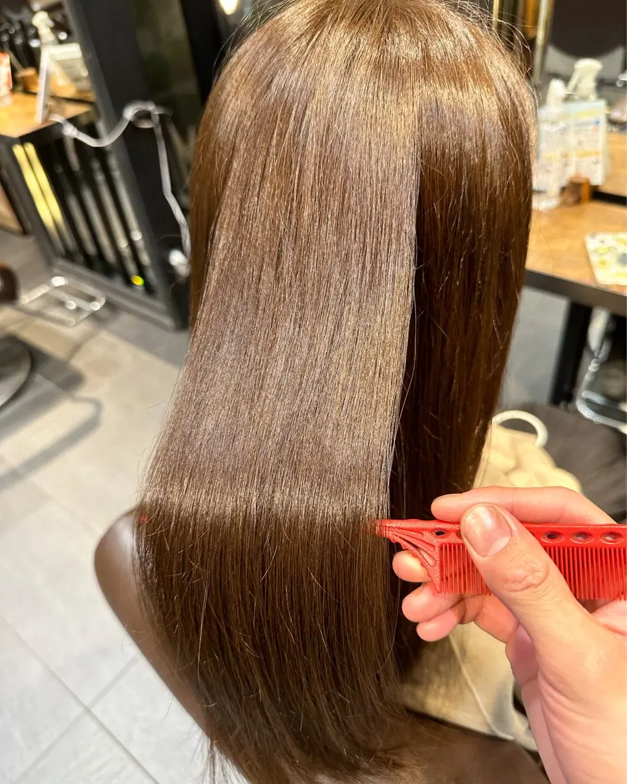 ロング ヘアカラー トリートメント 齊藤政太 顔周り カット 透明感カラーのヘアスタイル
