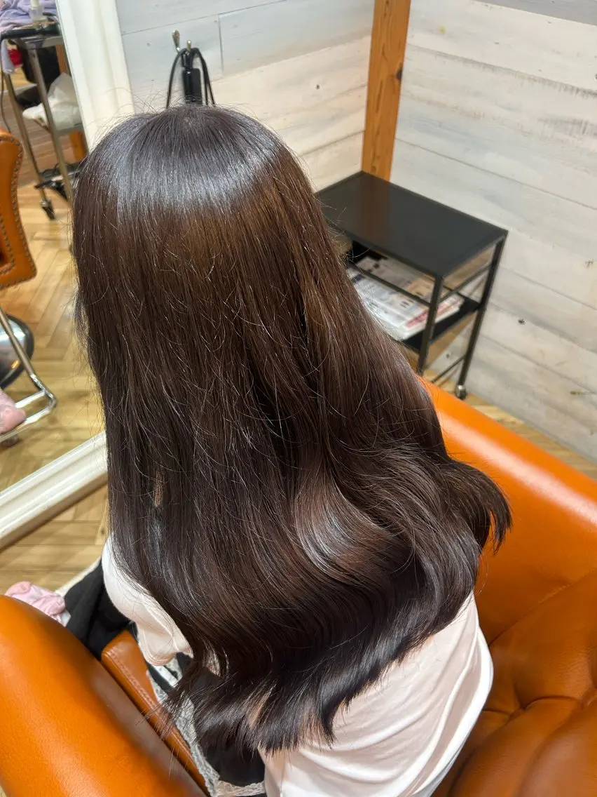 ロング カラー 透明感カラー グレージュ ラベンダーカラー ラベンダーグレージュ ラベンダーグレー ヘアカラー 紫音 / magのヘアスタイル