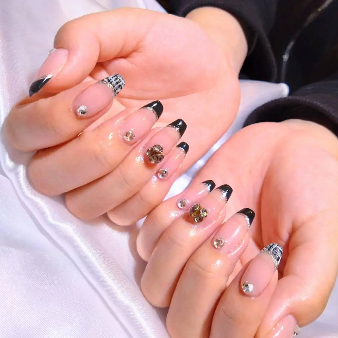 ネイル フレンチネイル 持ち込み ツイードネイル ハンドネイル Nail salon LEVALOレヴァロのネイルデザイン