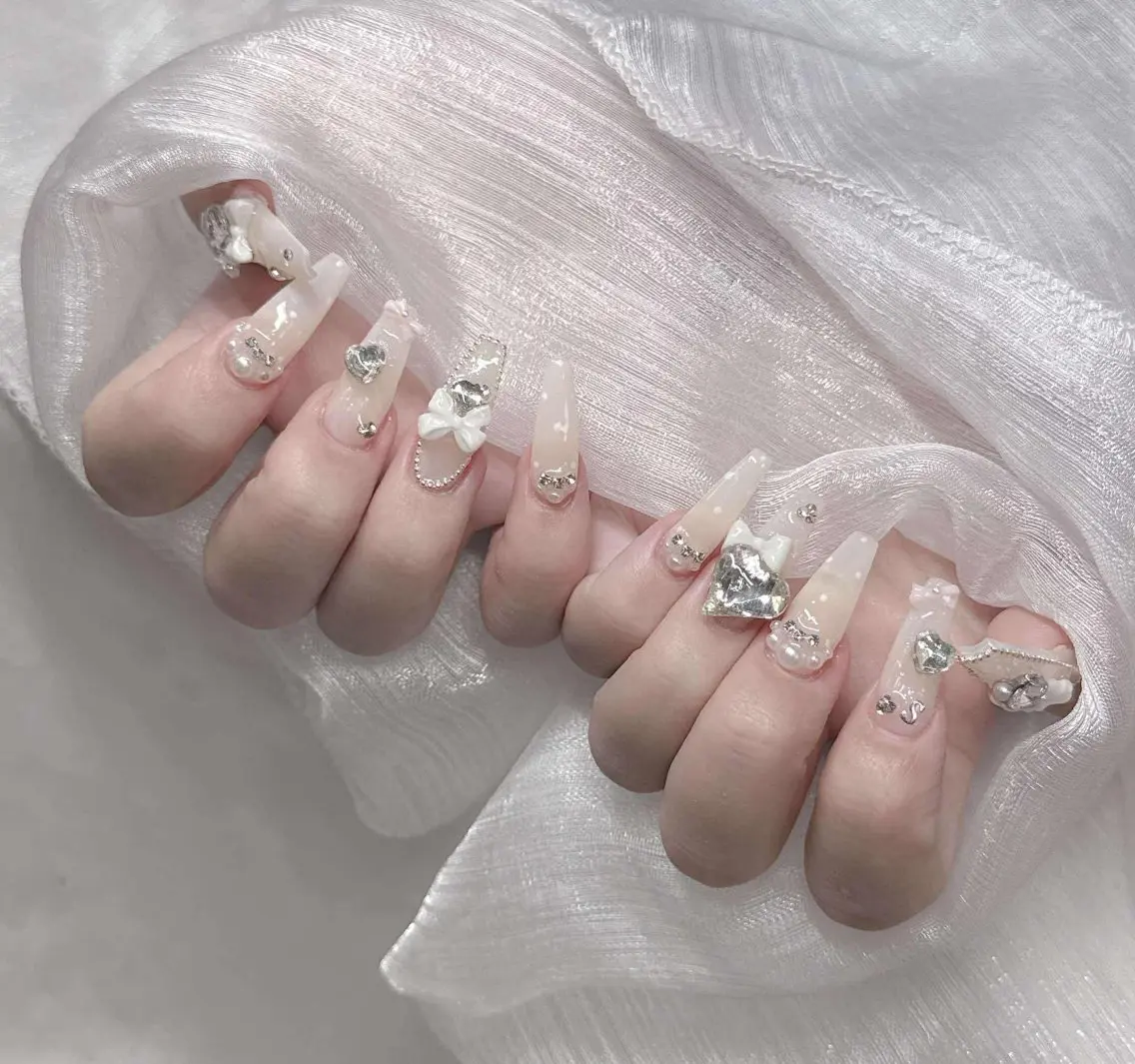 ネイル 長さ出し グラデーション 卒業式 キラキラネイル マグネットネイル ハンドネイル Lee Nailsのネイルデザイン