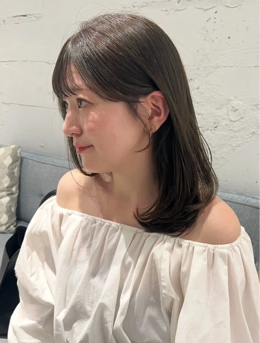 ミディアム カット 峯田 優花のヘアスタイル