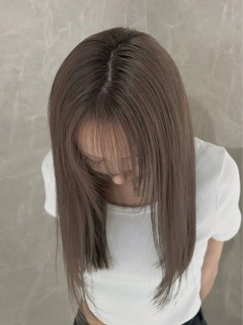 ミディアム ヘアカラー トリートメント 透明感グレージュカラ ーNANAMIのヘアスタイル