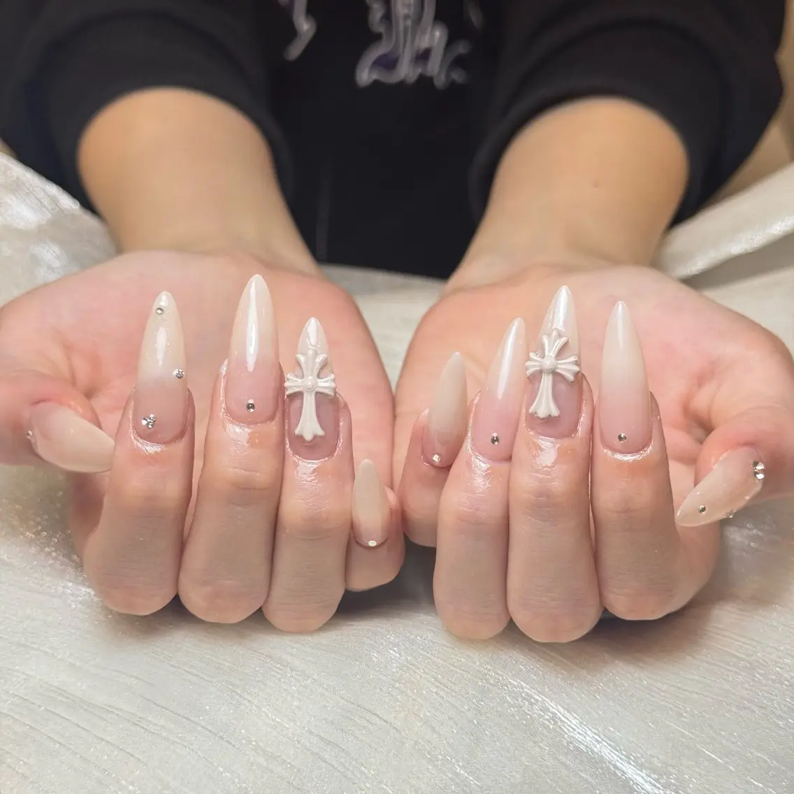 ネイル アートネイル オーロラネイル フラッシュネイル フレンチネイル ジェルネイル ハンドネイル Luci Nail Shinokuboのネイルデザイン