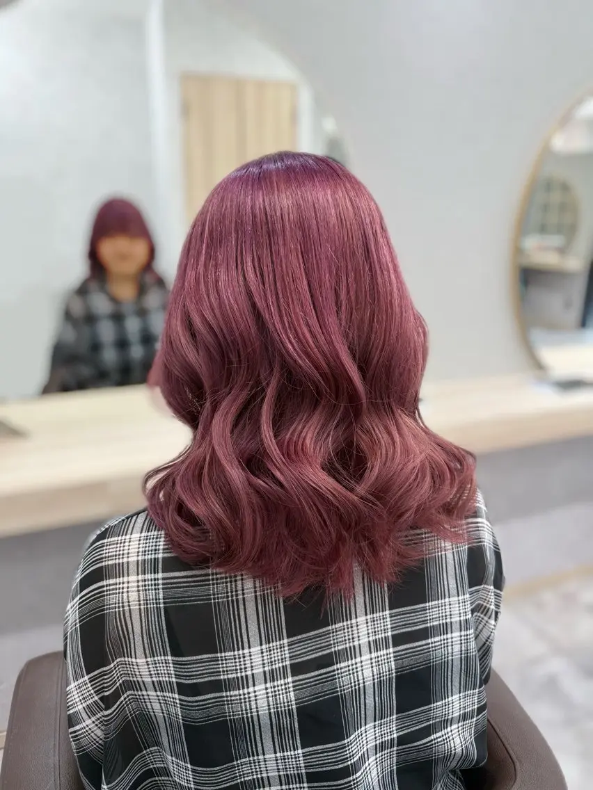 ミディアム カラー ブリーチ ラベンダーカラー ラベンダーピンク ピンクカラー ヘアカラー ブリーチ/ハイトーン /渋沢/みなのヘアスタイル