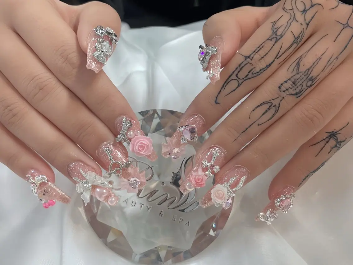 ネイル アートネイル ロングネイル ニュアンスネイル スカルプネイル ネイルチップ ハンドネイル Rin Nail 新大久保店のネイルデザイン