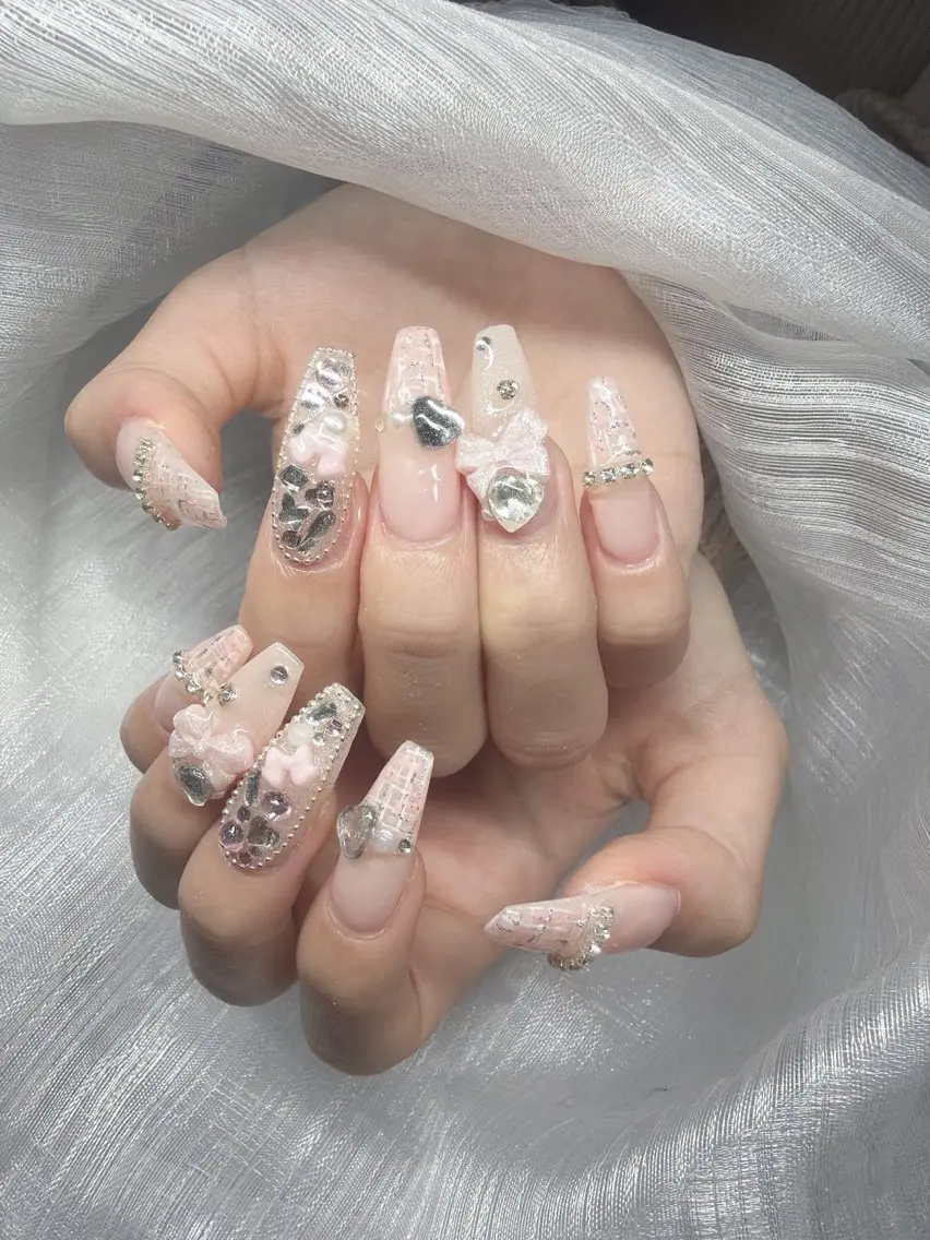 ネイル 長さ出し グラデーション 卒業式 キラキラネイル マグネットネイル ハンドネイル Lee Nailsのネイルデザイン