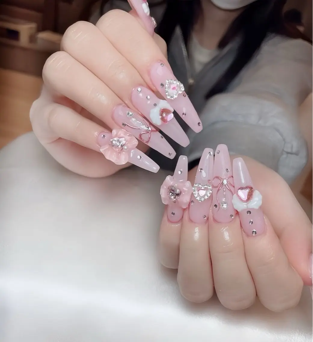 ネイル オーロラネイル チークネイル 桜ネイル クリアネイル ドット ハンドネイル Rin Nail 新大久保店のネイルデザイン