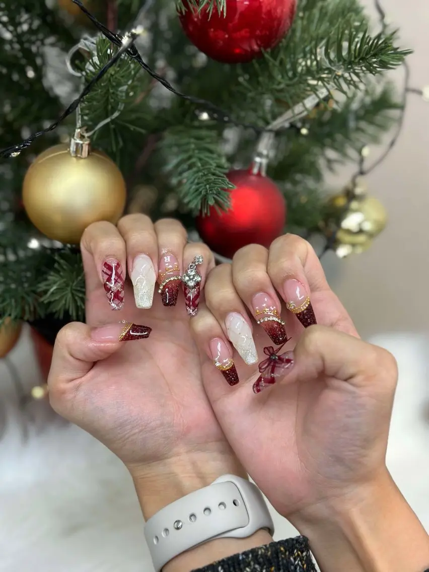 ネイル グラデーション キラキラネイル ワンカラーネイル 冬ネイル Jenn Nail Salonのネイルデザイン