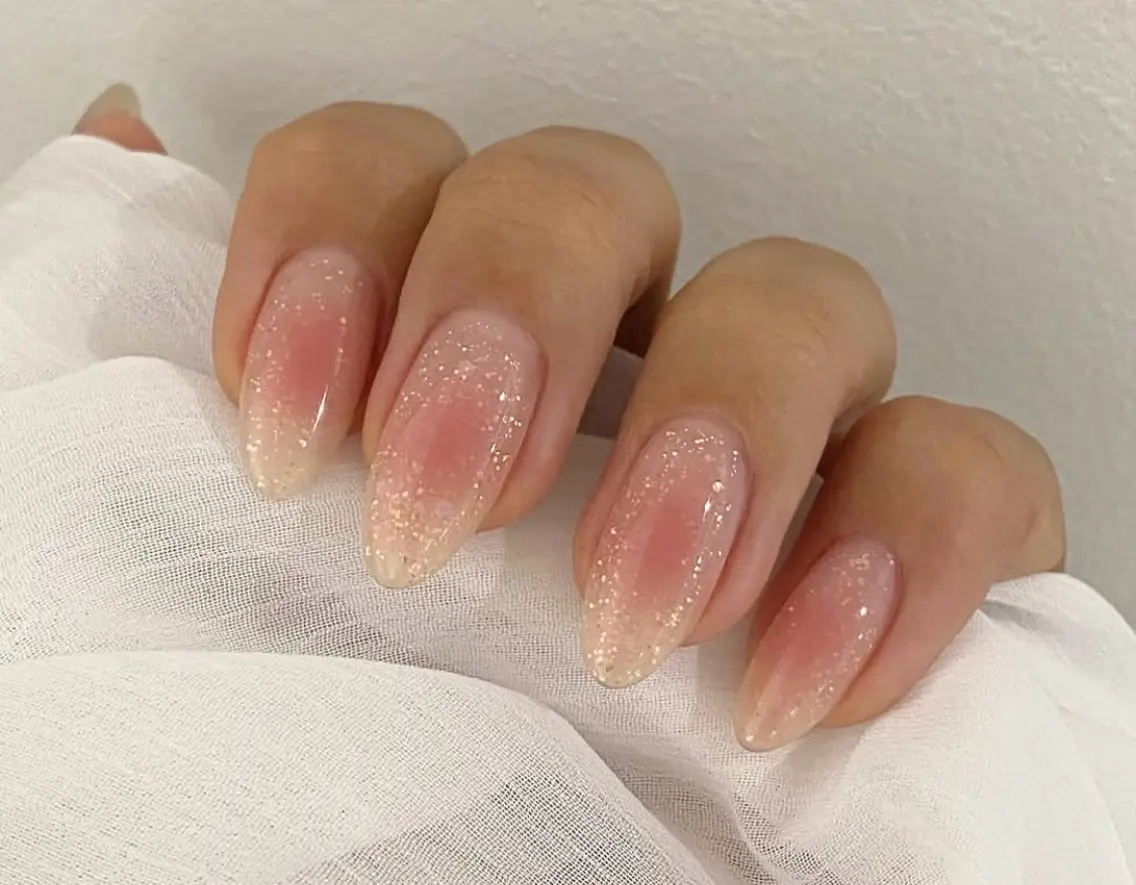 ネイル チークネイル フラッシュネイル ハンドネイル JISOO ANA.CHUOのネイルデザイン