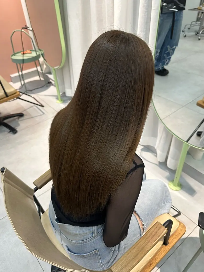 ロング カラー ブラウンカラー オリーブブラウン トリートメント 安井 美咲希のヘアスタイル