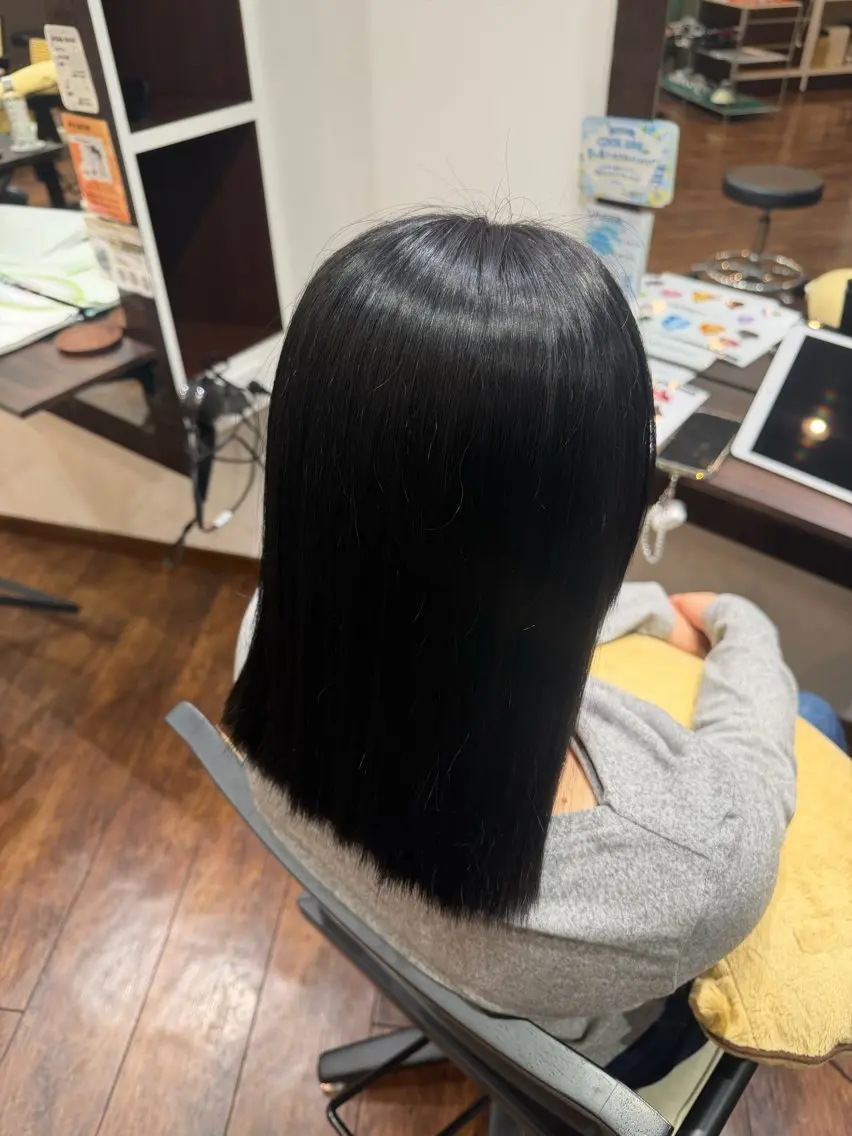 ミディアム カラー 市川 由那のヘアスタイル