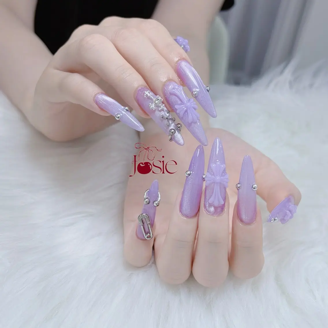 ネイル キラキラネイル 韓国ネイル ロングネイル ワンホンネイル ハンドネイル Josie nail salonのネイルデザイン