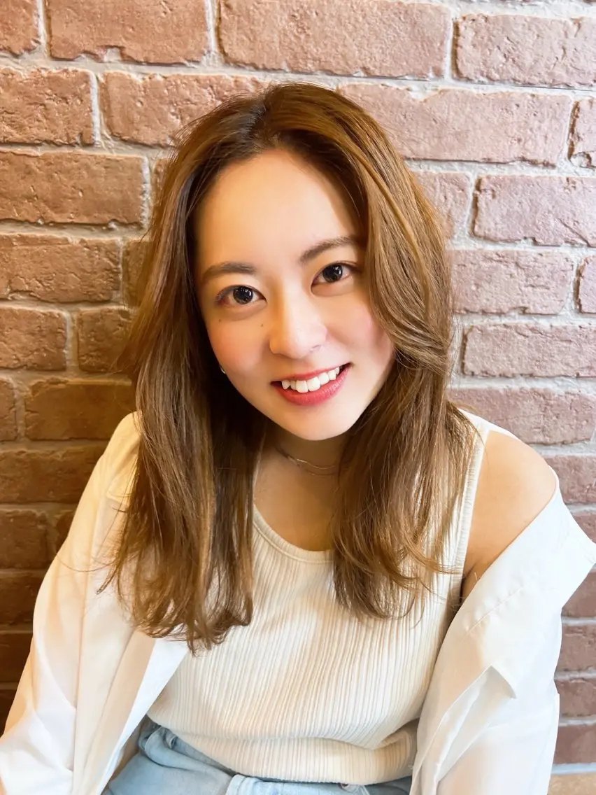 ミディアム カラー sena 𝜗𝜚のヘアスタイル