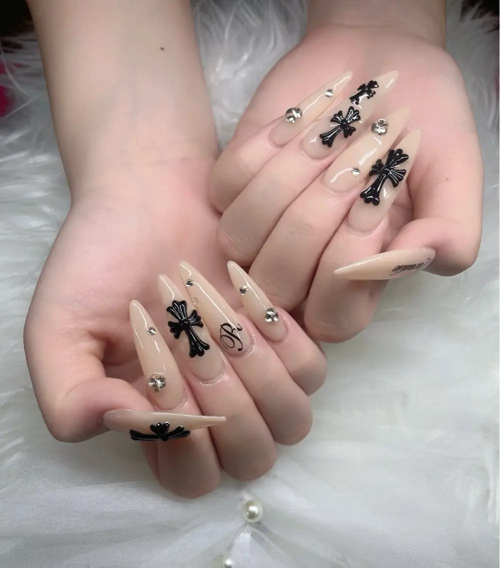 ネイル ハンドネイル YOLO NAILのネイルデザイン