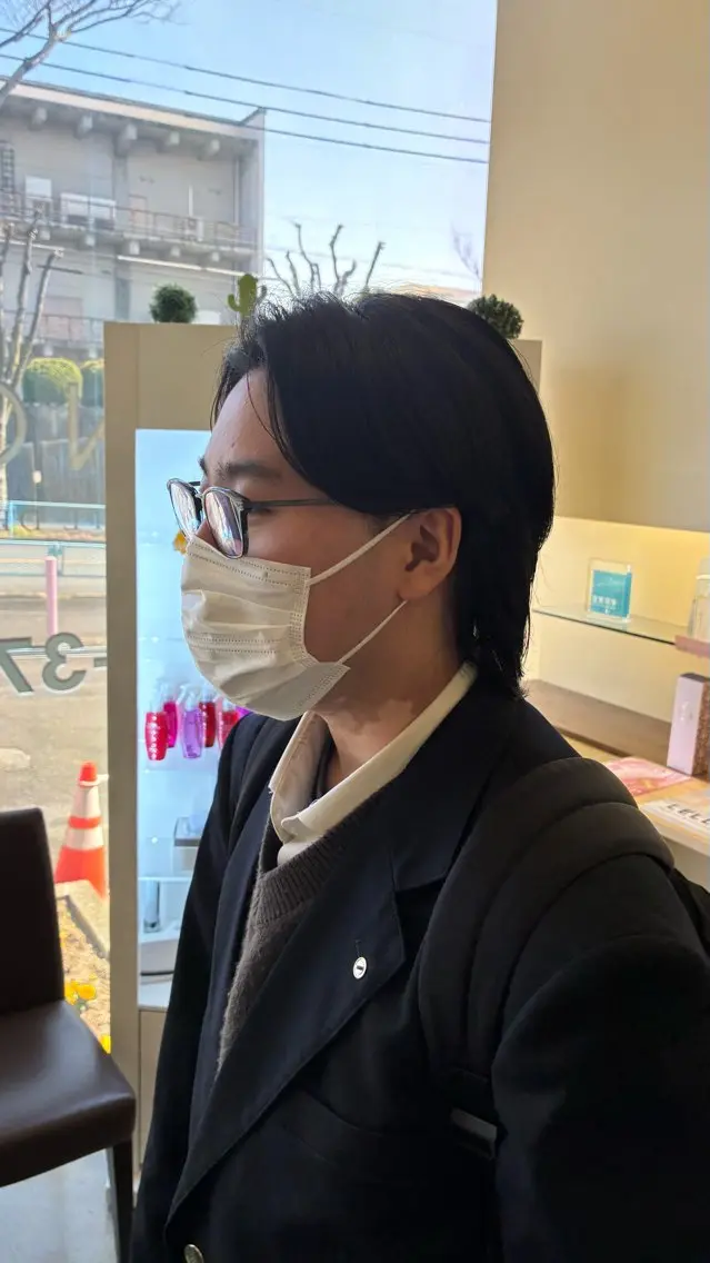 ショート メンズ センターパート メンズ韓国風 メンズパーマ くせ毛 韓国風ヘア ⭐️いおり⭐️ ✨透明感カラー✨のヘアスタイル