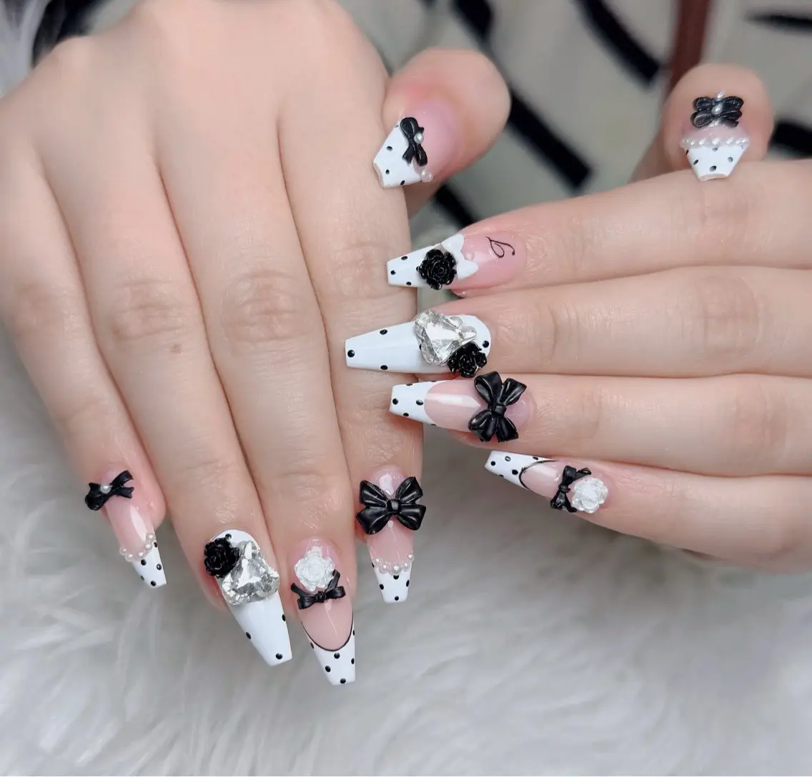 ネイル チークネイル 長さ出し フラッシュネイル フレンチネイル グラデーション ハンドネイル Lenie Nail Salonのネイルデザイン