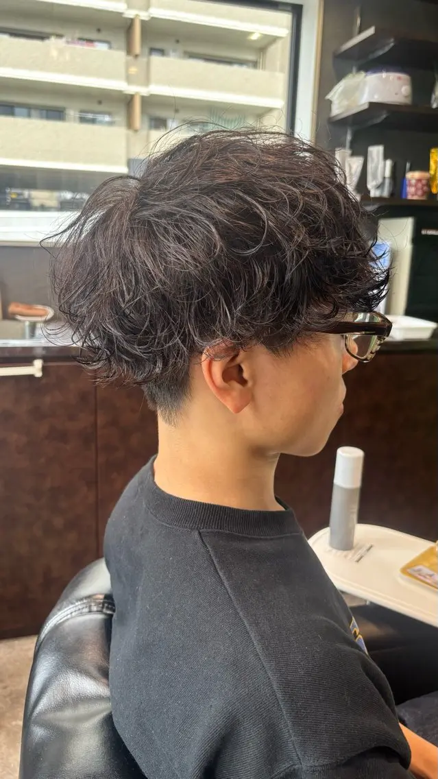 ショート パーマ メンズ カット パーマ トリートメント 鼎一真ハイトーン/ パーマ/何でも屋さんのヘアスタイル