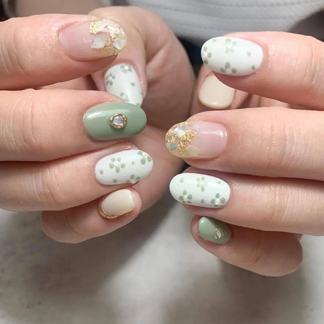 ネイル ハンドネイル FIORITURA aiのネイルデザイン