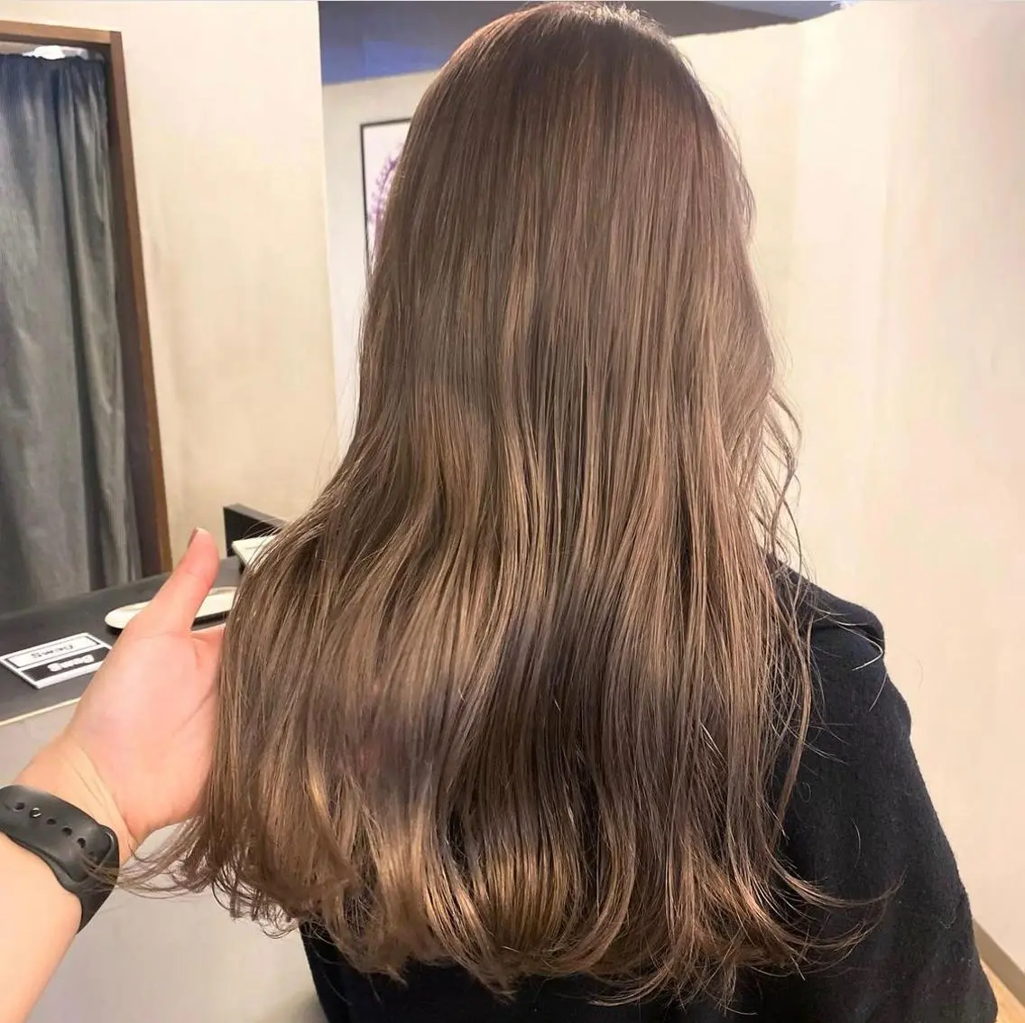 ロング カラー パーマ ヘアアレンジ メンズ キッズ ネイル マツエク・マツパ アイブロウ カット ヘアカラー 前川 朋香のヘアスタイル