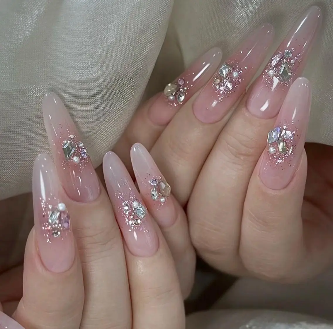 ネイル ハンドネイル エリ🫧 nail池袋東口のネイルデザイン