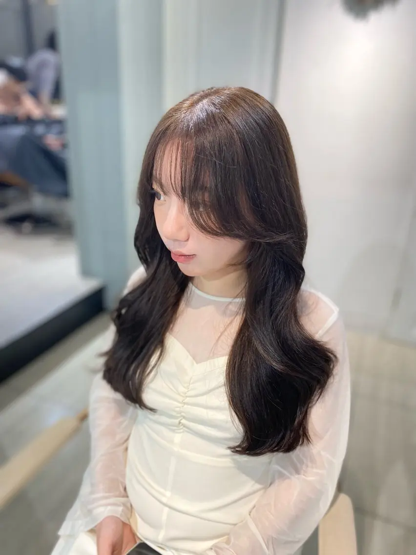 ロング カラー くびれヘア 髪質改善 韓国風ヘア レイヤーカット カット ヘアカラー トリートメント 韓国風レイヤーカット 💎髪質改善"yuiのヘアスタイル