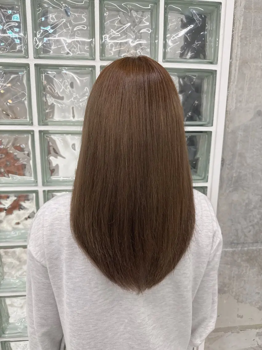 ロング カラー ブリーチ オリーブカラー ヘアカラー トリートメント ヘアセット 秋永 鈴のヘアスタイル