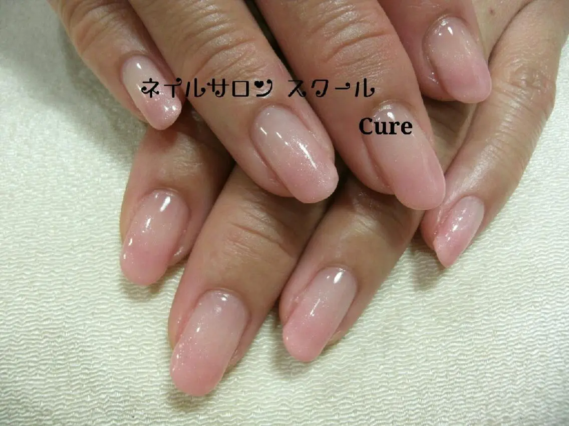 ミディアム ネイル グラデーション ネイルサロン Cureのネイルデザイン