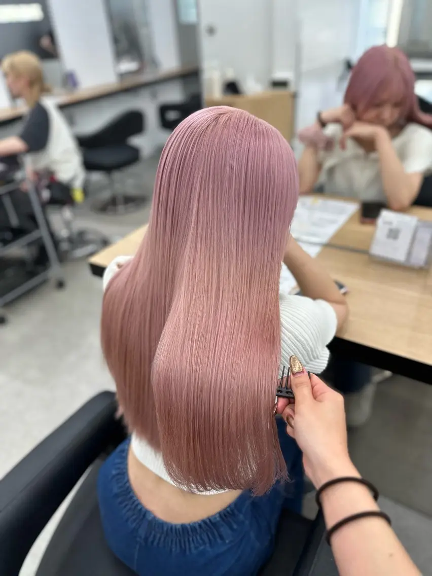 ロング 暖色系ハイトーン♡ mioriのヘアスタイル