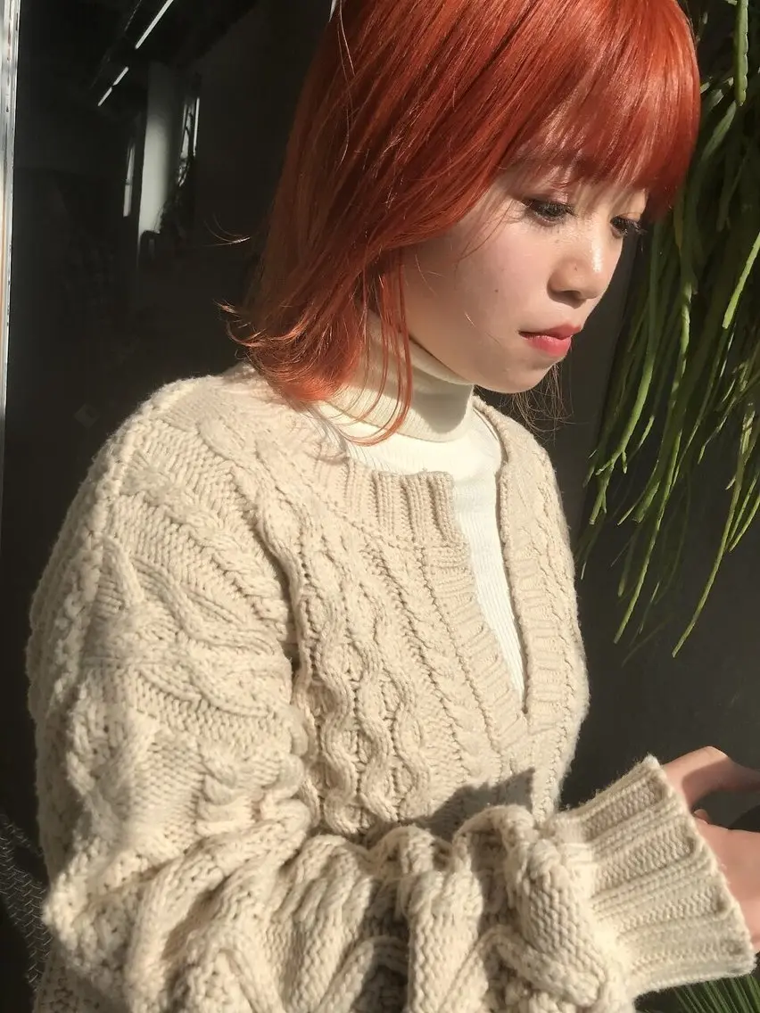 ミディアム ヘアカラー トリートメント qiie リタッチ 黒染め　ワンカラーのヘアスタイル