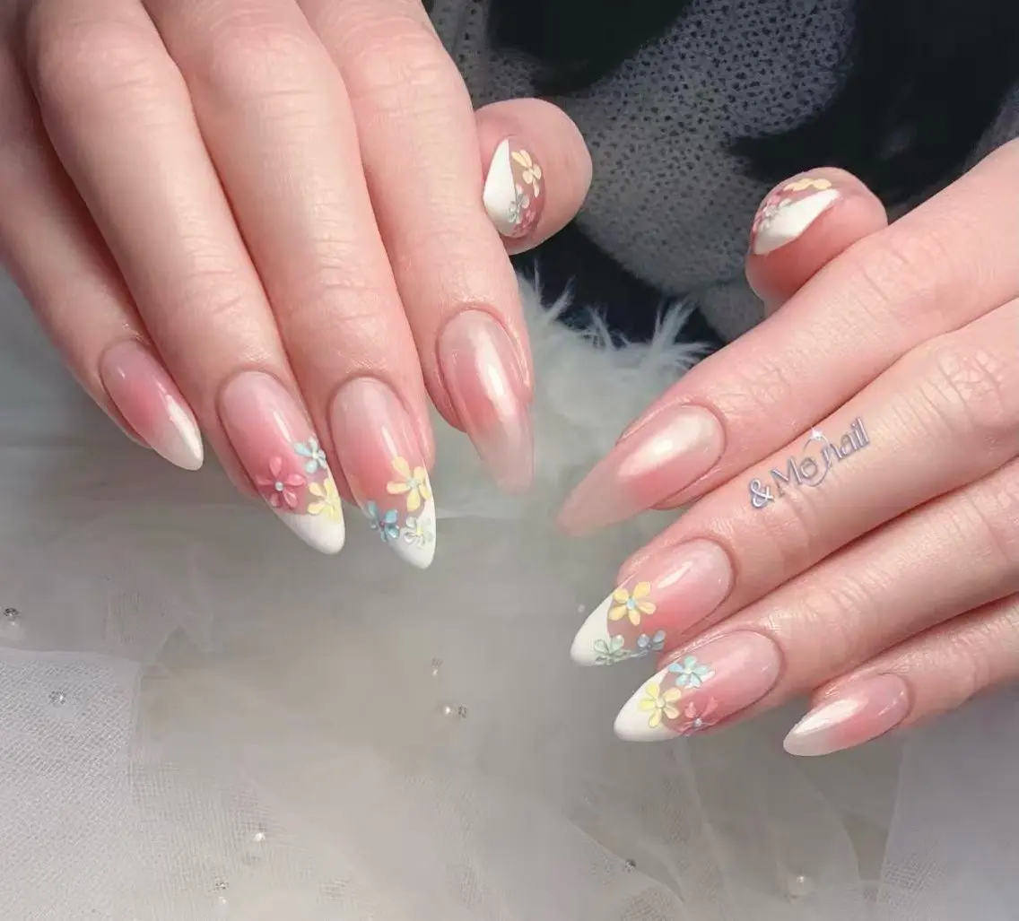 ネイル ハンドネイル &ME makiのネイルデザイン