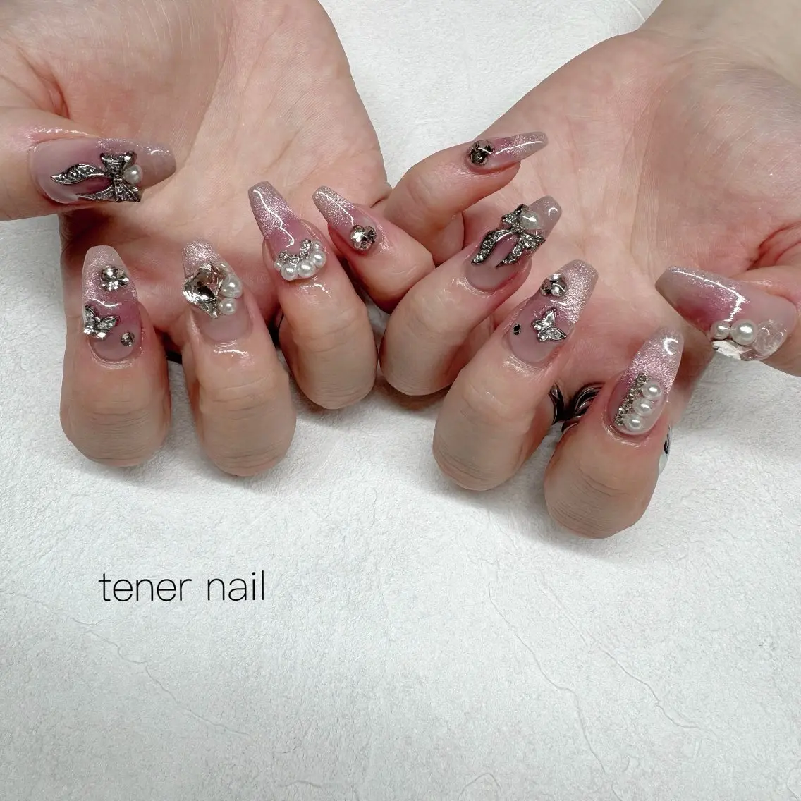 ネイル キラキラネイル ワンホンネイル ハンドネイル テネルネイル tener nailのネイルデザイン