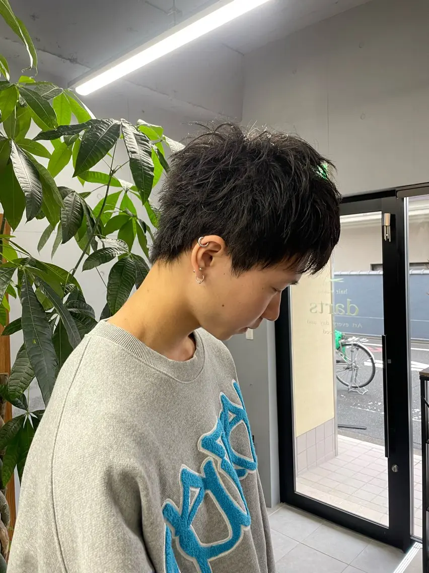 メンズ スパイキーショート 刈り上げ マツダ レンのヘアスタイル