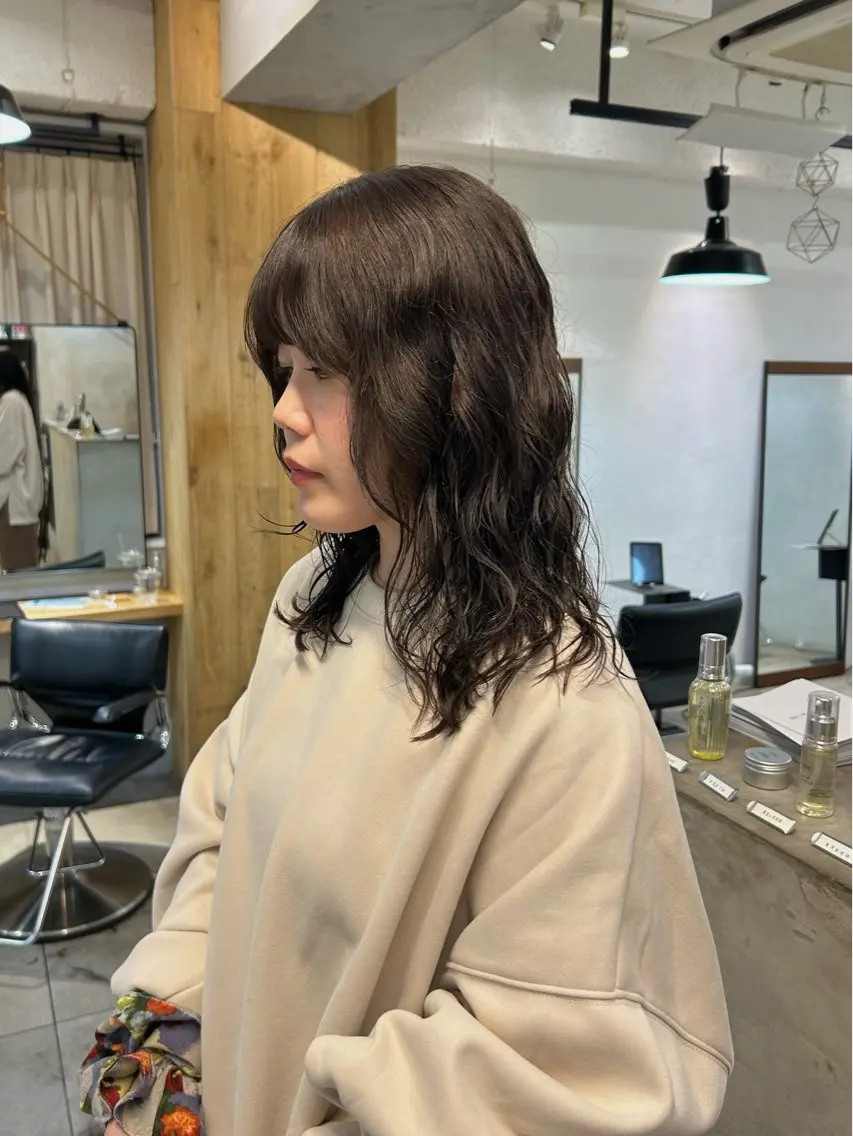 ミディアム カラー カット ヘアカラー トリートメント lomalia moekaのヘアスタイル