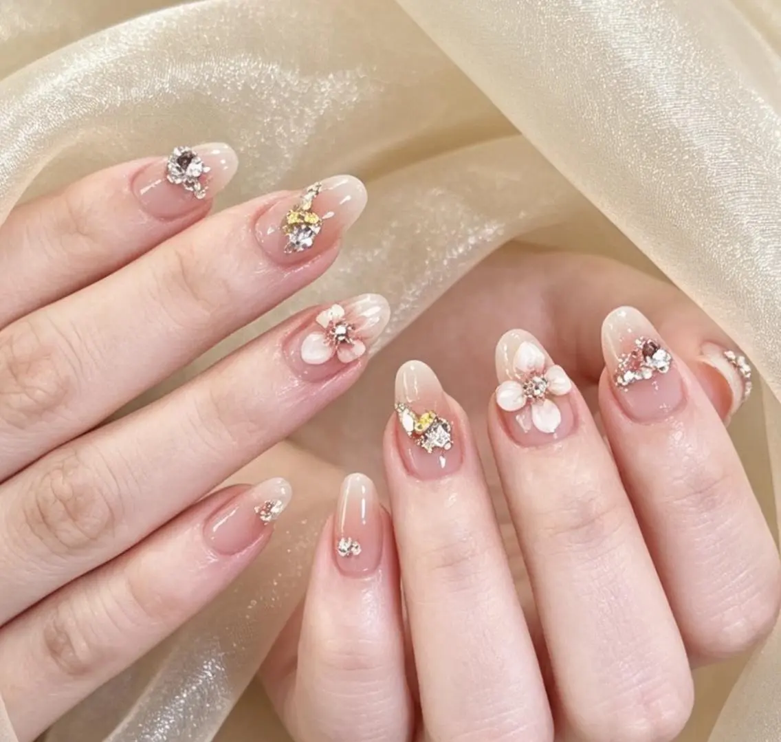 ネイル ハンドネイル 🎀 Ayaka_nailのネイルデザイン