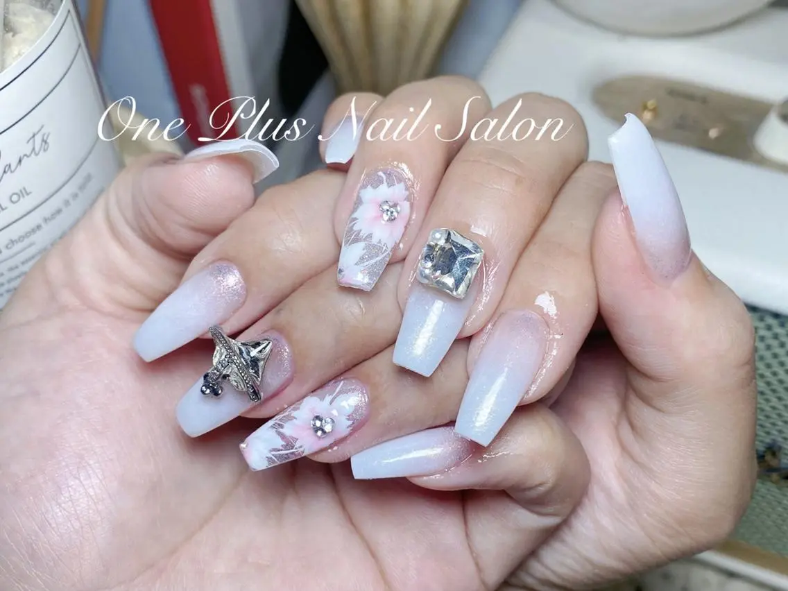 ネイル One Plus Nail Salonのネイルデザイン