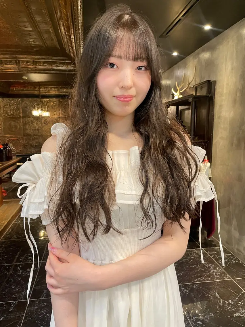 ロング カラー ヘアカラー 縮毛矯正 トリートメント くびれレイヤー/艶 カラー　MADOKAのヘアスタイル