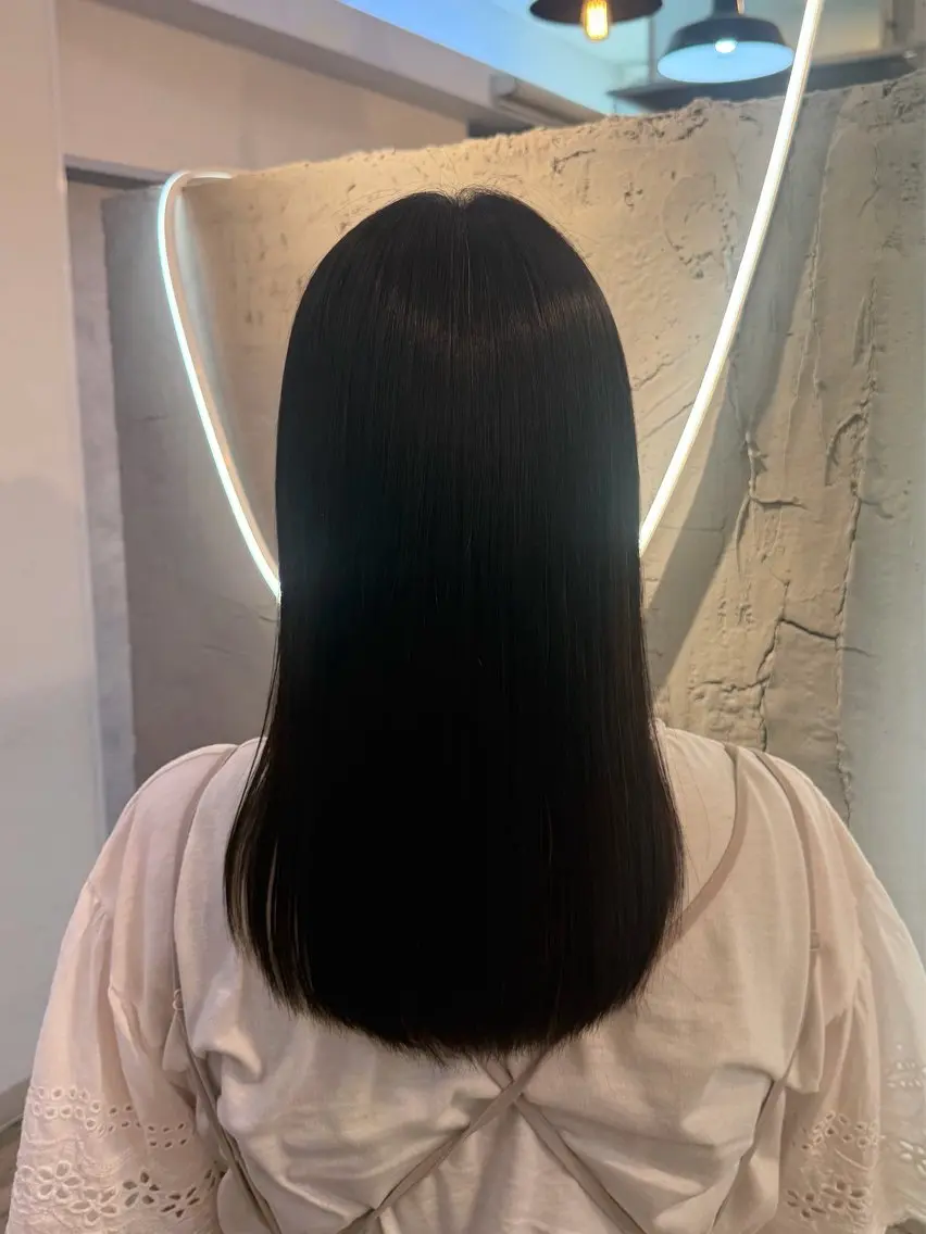 セミロング 髪質改善 縮毛矯正 窪木 里紗のヘアスタイル