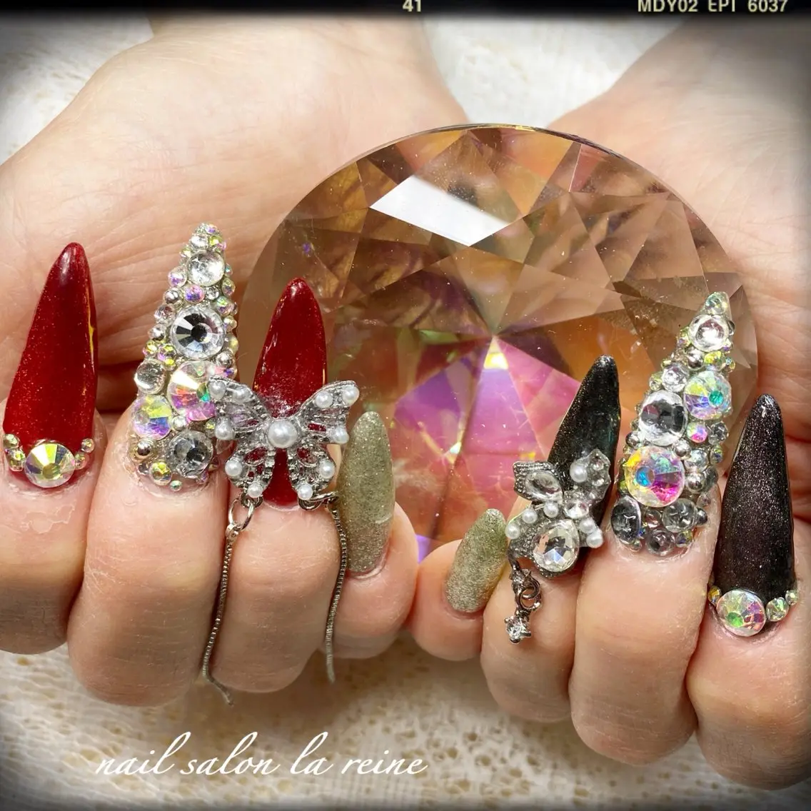ネイル アートネイル ゴージャス ロングネイル スカルプネイル nail salon la reineのネイルデザイン