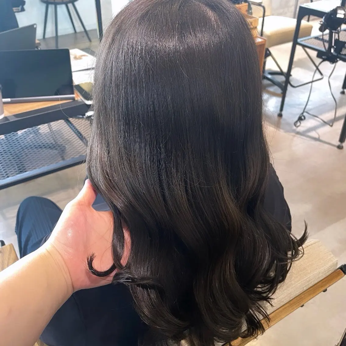 ロング 赤みなしカラー🫒✨ 真奈のヘアスタイル