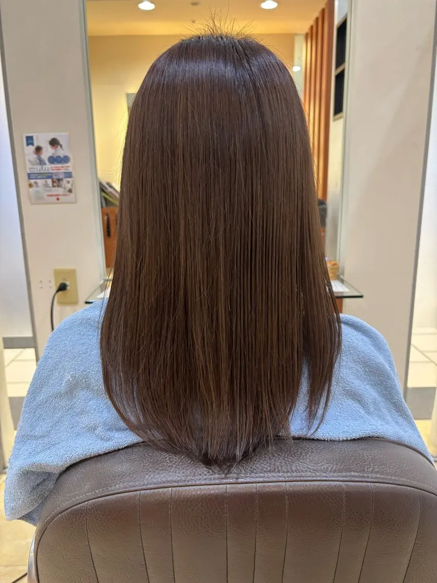 セミロング カラー カット ヘアカラー 亀山 来未のヘアスタイル