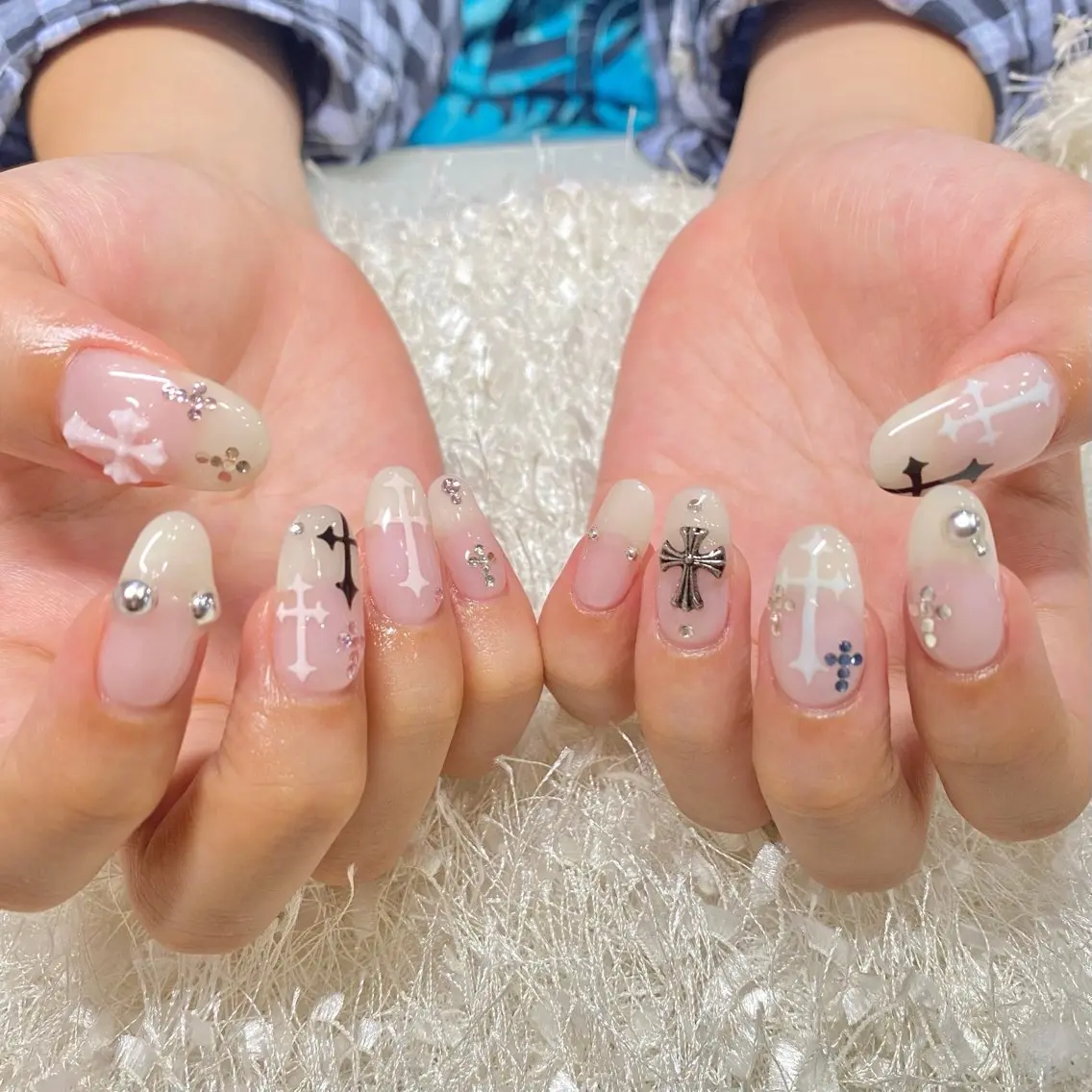 ネイル 長さ出し フレンチネイル ジェルネイル グラデーション 韓国ネイル ハンドネイル Nail&eye Belire 新宿のネイルデザイン