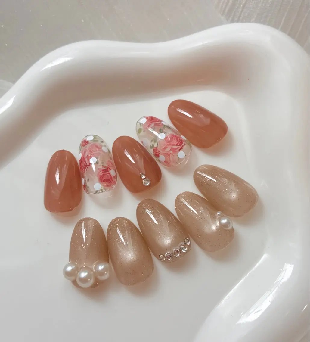 ネイル ハンドネイル 伊藤 菜緒のネイルデザイン