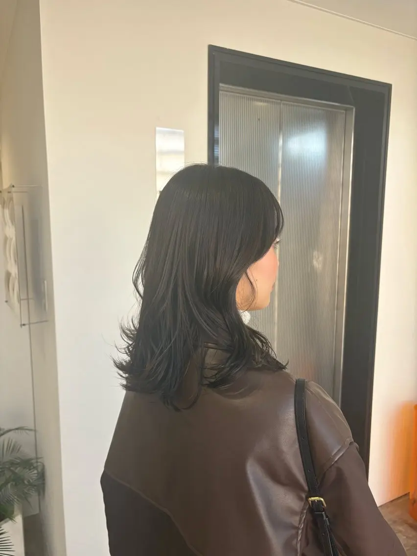 ロング カラー グレージュ オリーブグレージュ オリーブグレー クリスマス レイヤー/髪質改善/ 吉野 妃香のヘアスタイル