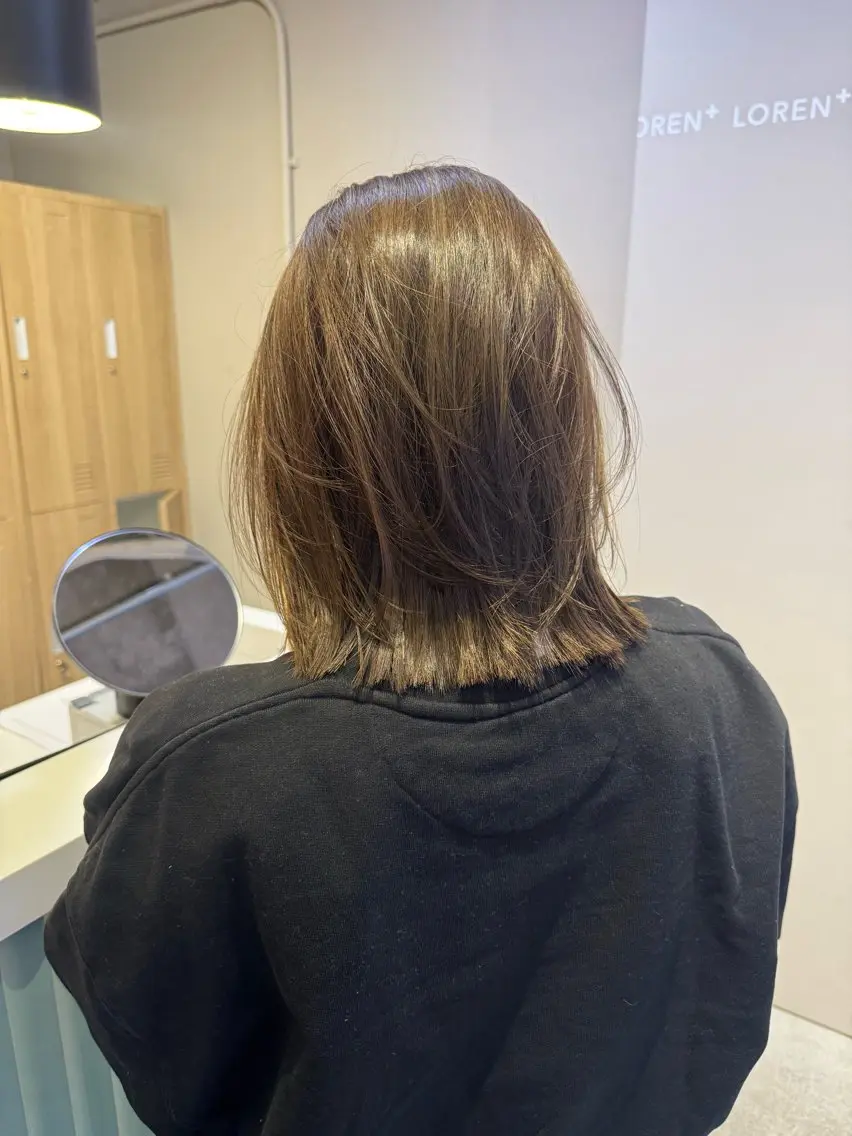 ミディアム カラー レイヤーカット 鈴木駿介のヘアスタイル