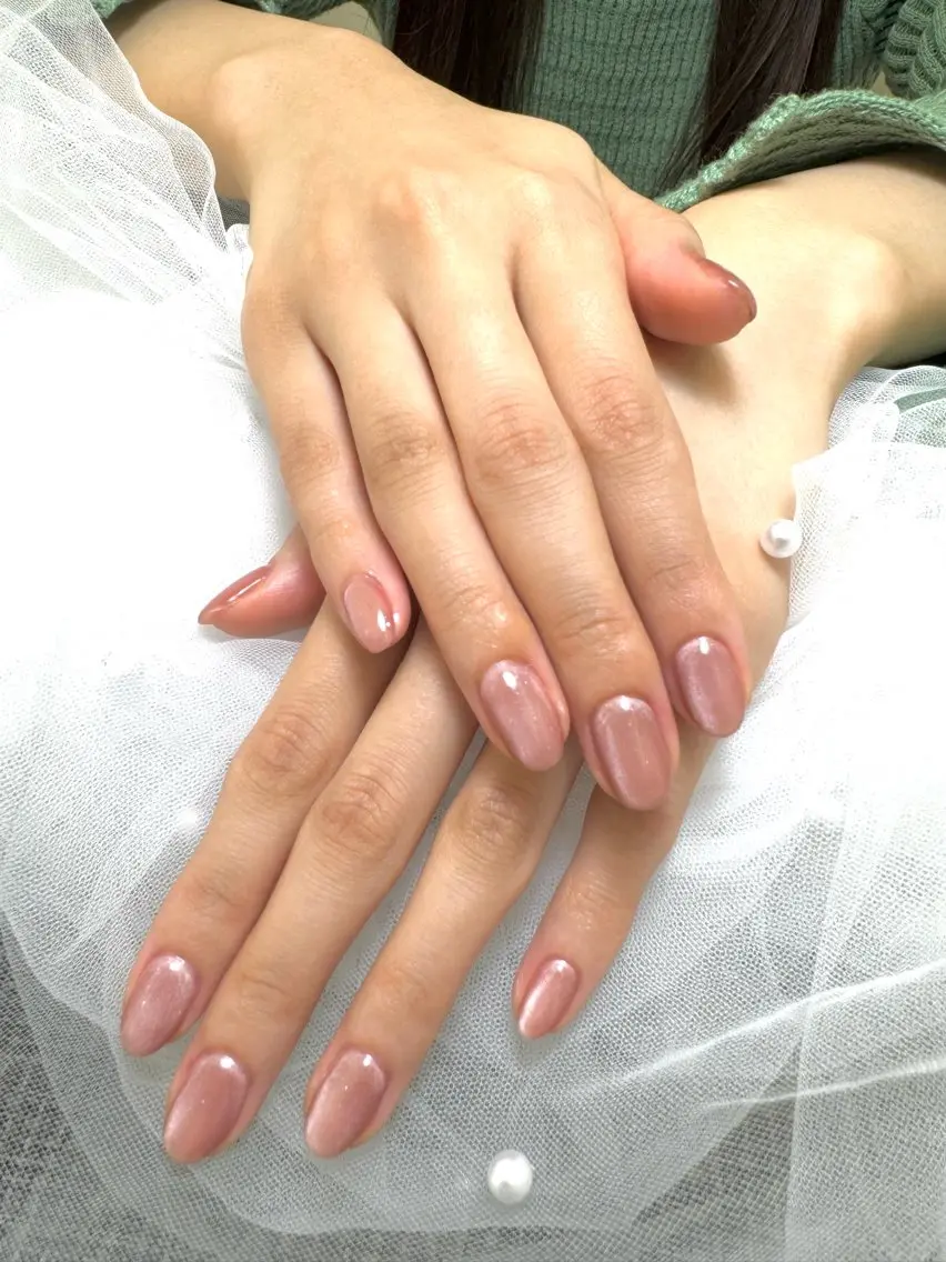 ネイル 池袋Uni nail 上品シンプルデザインのネイルデザイン
