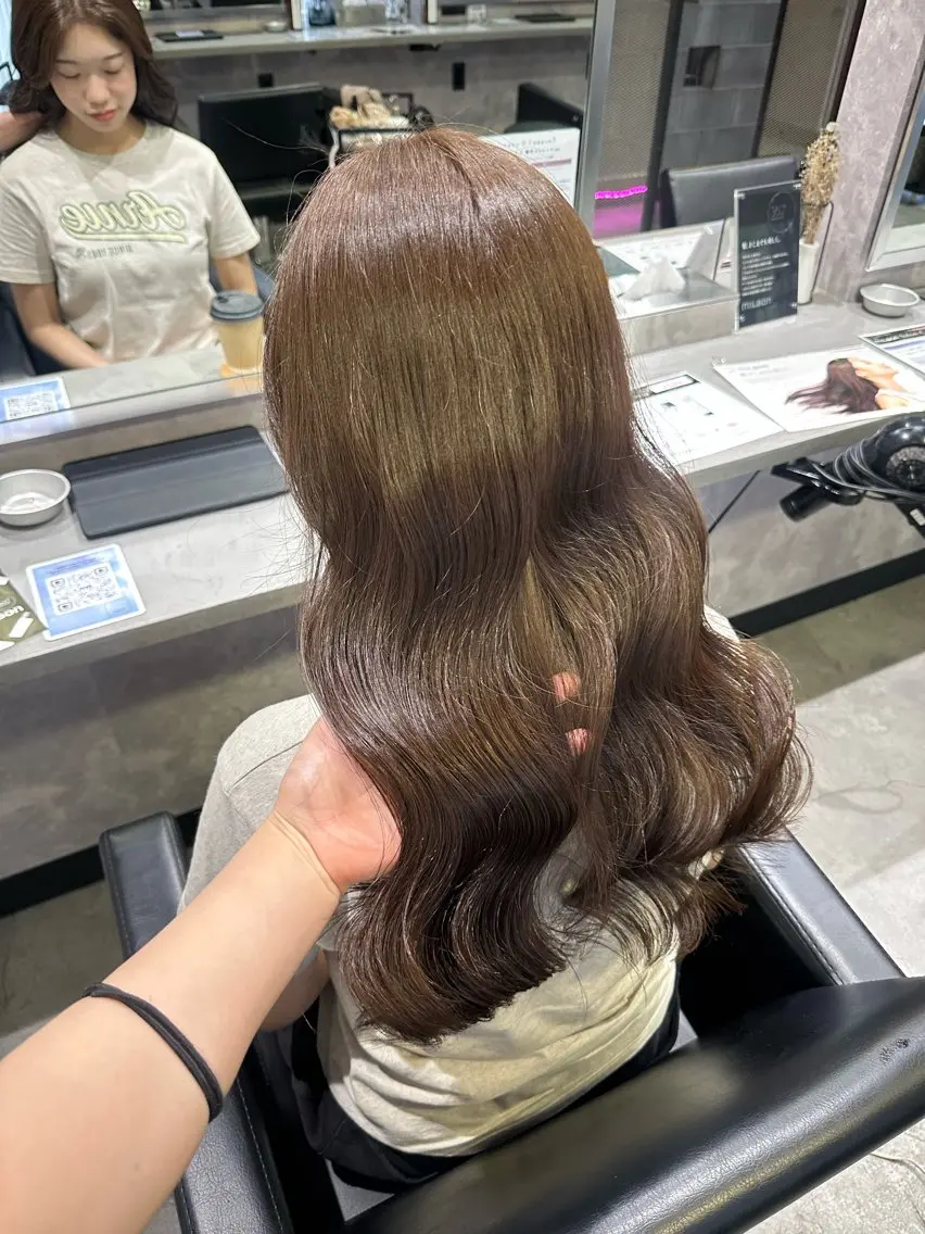 ロング カラー 楠奥 結衣のヘアスタイル