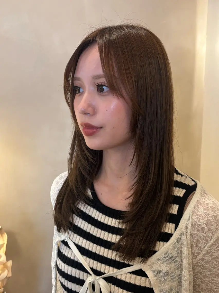ミディアム ミディアムレイヤー 顔周りカット レイヤーカット 小顔カット カット シンバ ヒナノ/髪質 改善/レイヤーカットのヘアスタイル
