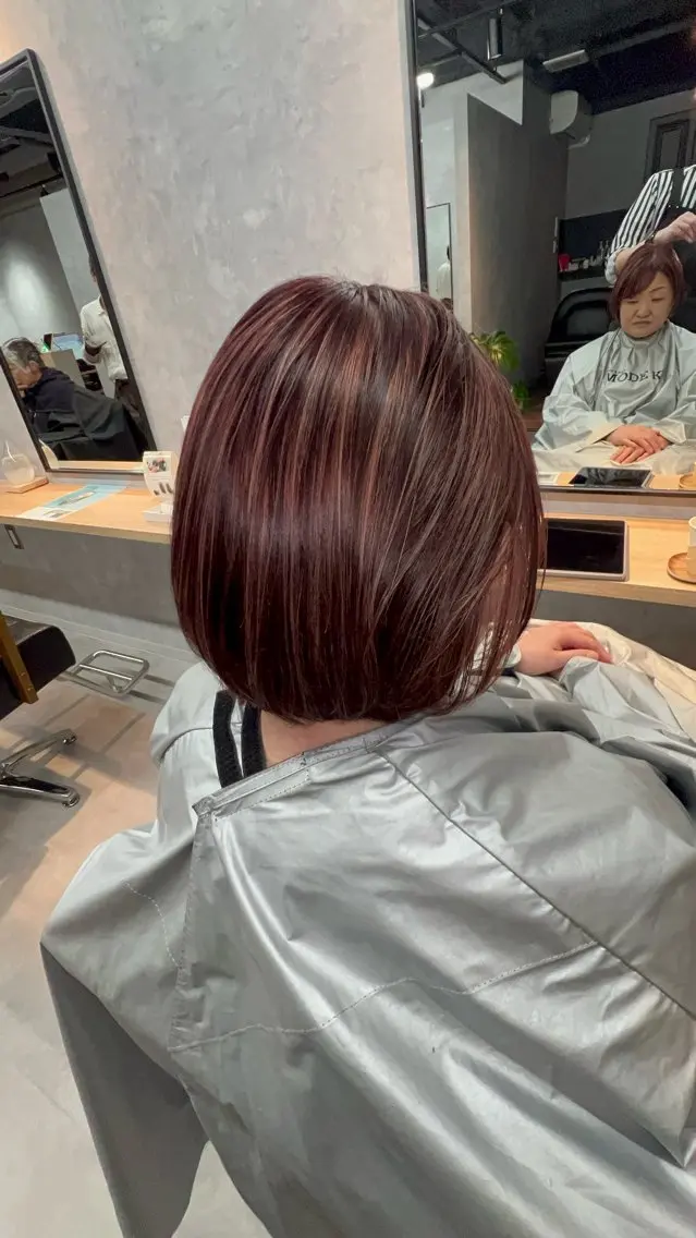 ショート パープルカラー ヘアカラー motoトップカラー リスト/ブリーチカラのヘアスタイル