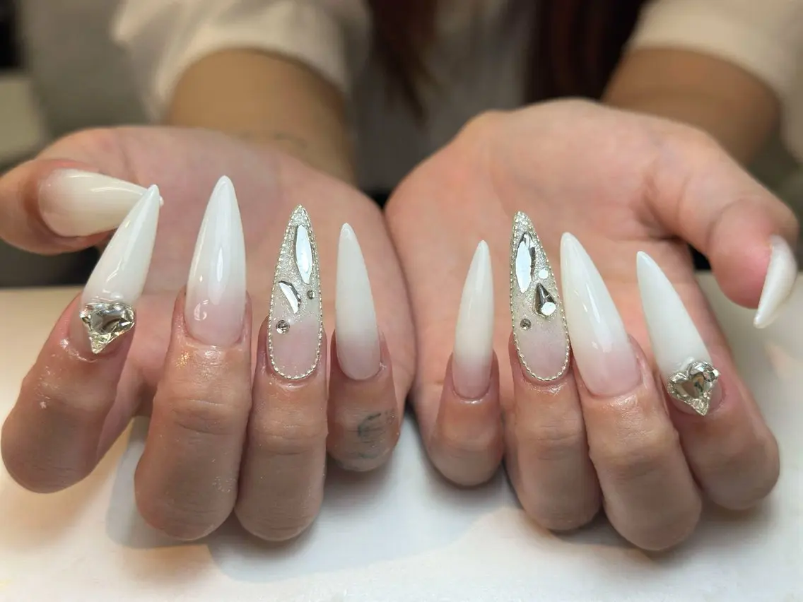 ネイル アートネイル フレンチネイル ジェルネイル ニュアンスネイル オフィスネイル Nie Nail Shinokuboのネイルデザイン
